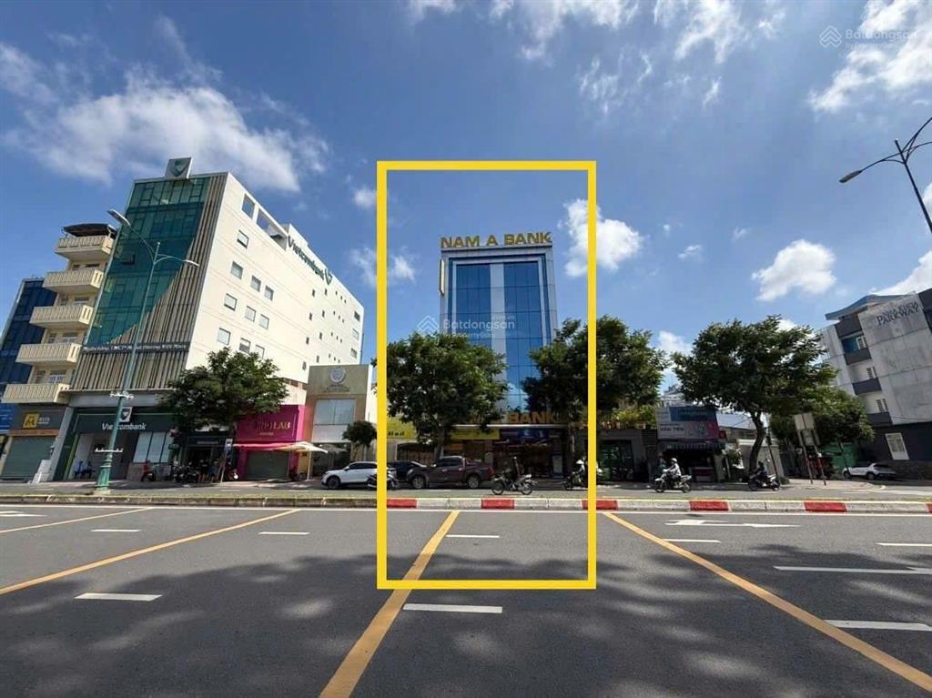 Cho thuê nhà mt lê văn việt, dt 15m x 40m, 1 trệt, 3 lầu, quận 9