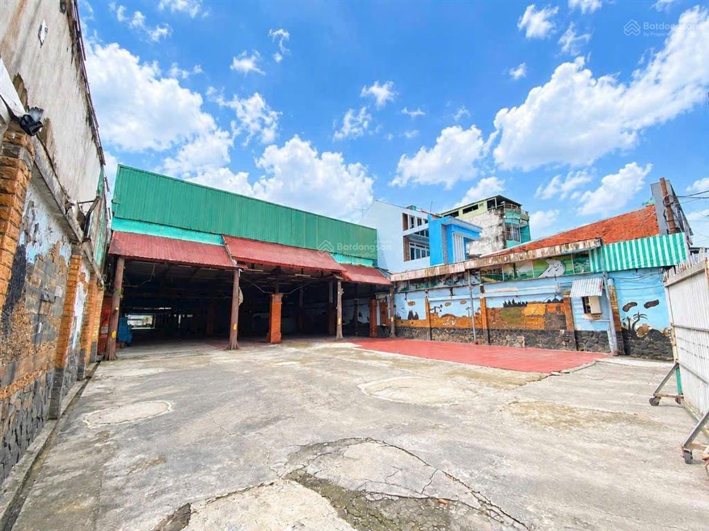 Cho thuê nhà mt nguyễn thị tú, dt 20m x 100m, bình tân