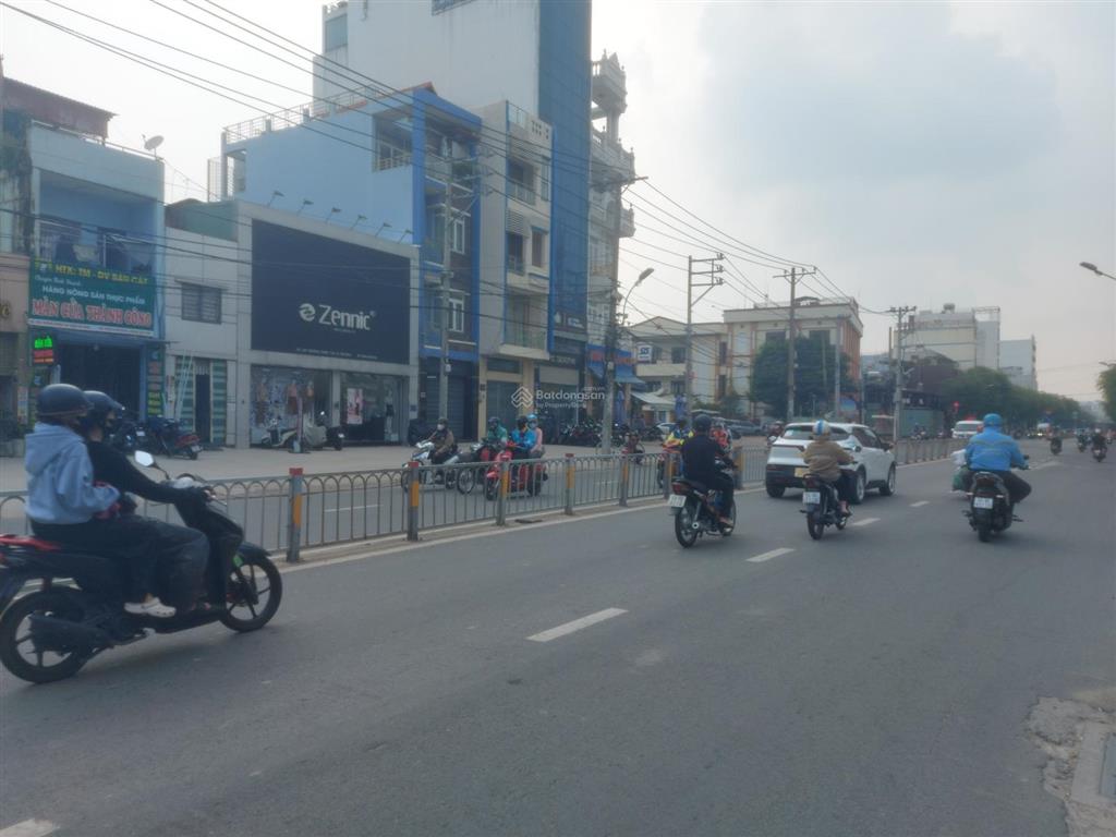 Cho thuê nhà mt trường chinh, dt 14m x 20m, 1 trệt, 2 lầu, tân bình