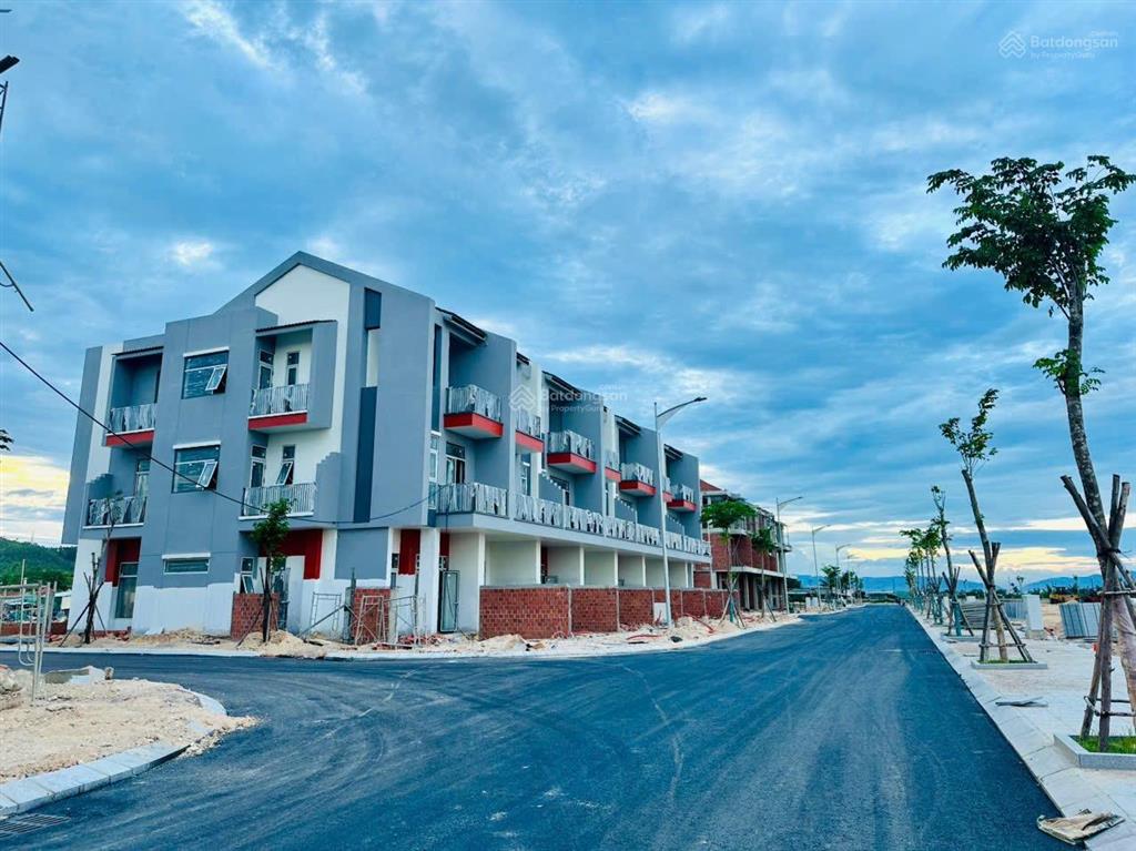 Bán shophouse phú tài jade garden giá tốt