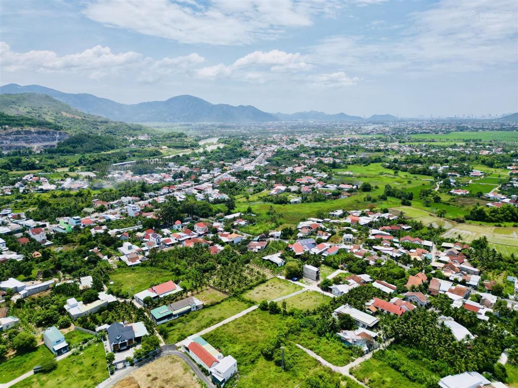 96,4m2 đất diên lạc chỉ 750triệu  lời ngay 100triệu so với giá các lô bên cạnh