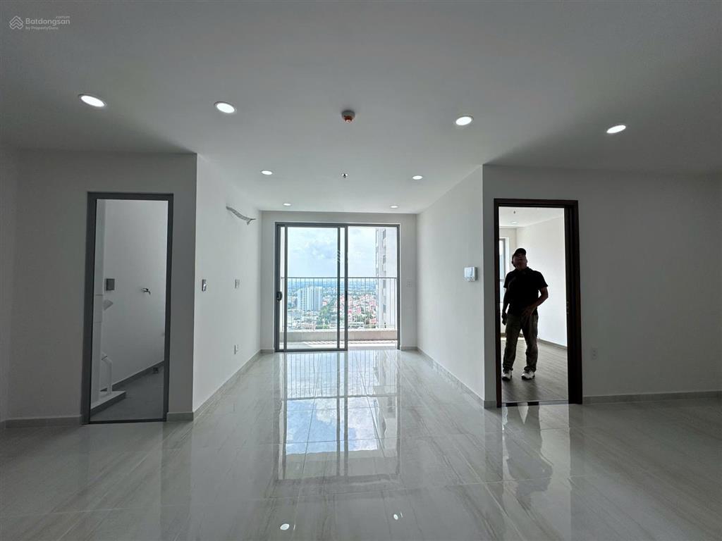 Cho thuê căn 1pn+ nhà trống, tầng trung