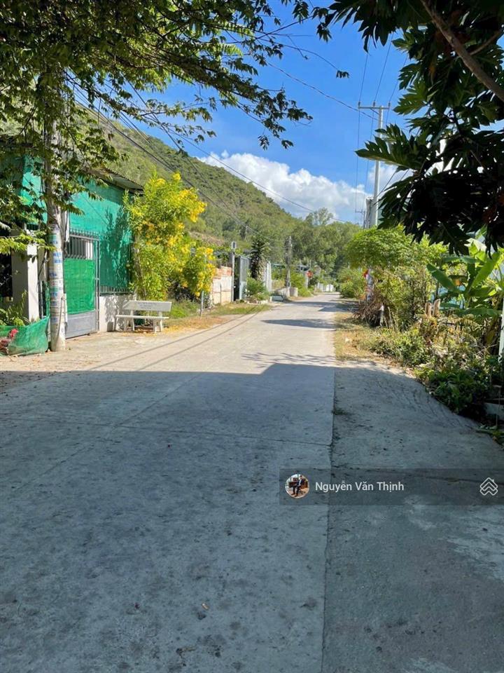 Bán đất mặt tiền đường hòn thơm phường tây nha trang 100m2 2tỷ150tr giá tốt