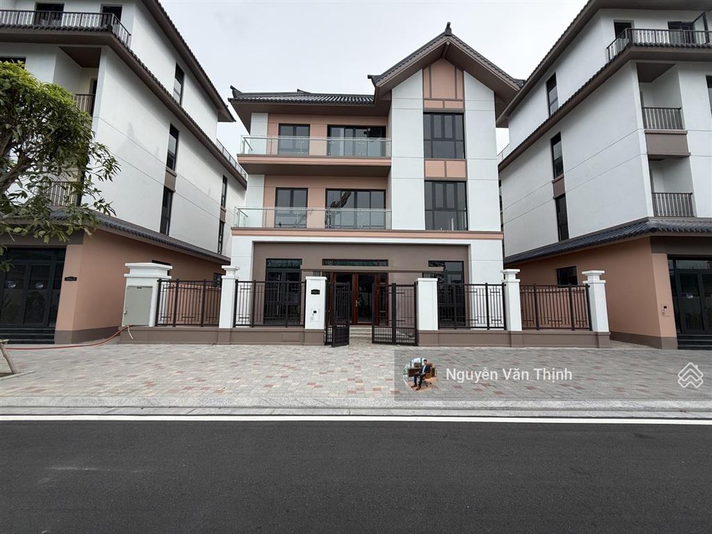 Biệt thự đơn lập vip vinhomes pearl bay 240m2 53tỷ204tr tặng xe vf6 cách biển 30m