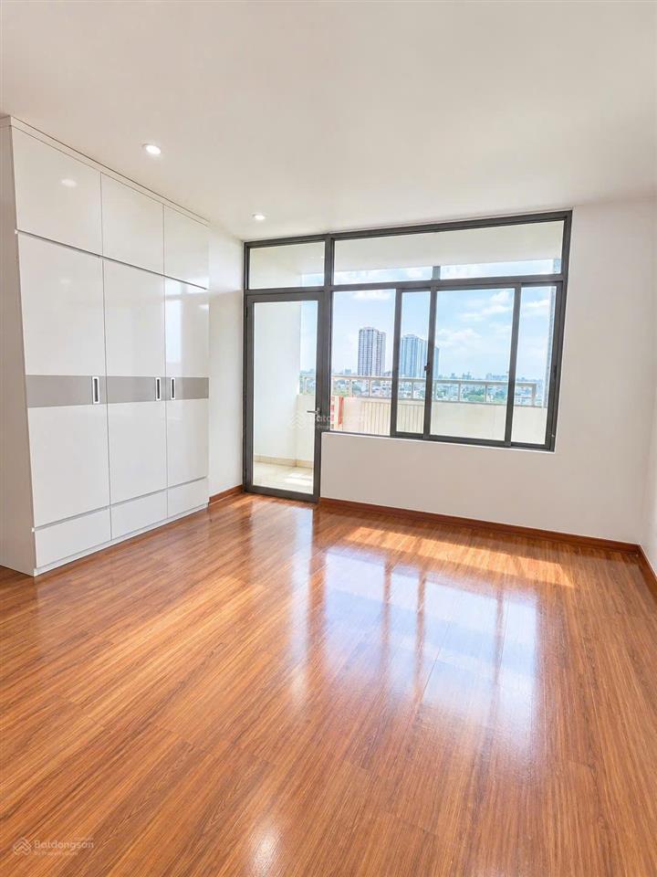 Chính chủ gửi bán căn hộ 76.2m2 2 ngủ 2vs chung cư sông nhuệ giá siêu rẻ chỉ 3,25 tỷ.  0965 859 ***