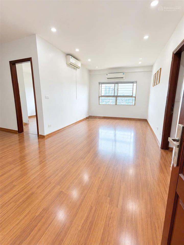 Chính chủ gửi bán căn hộ 76.2m2 2 ngủ 2vs chung cư sông nhuệ giá siêu rẻ chỉ 3,25 tỷ.  0965 859 ***