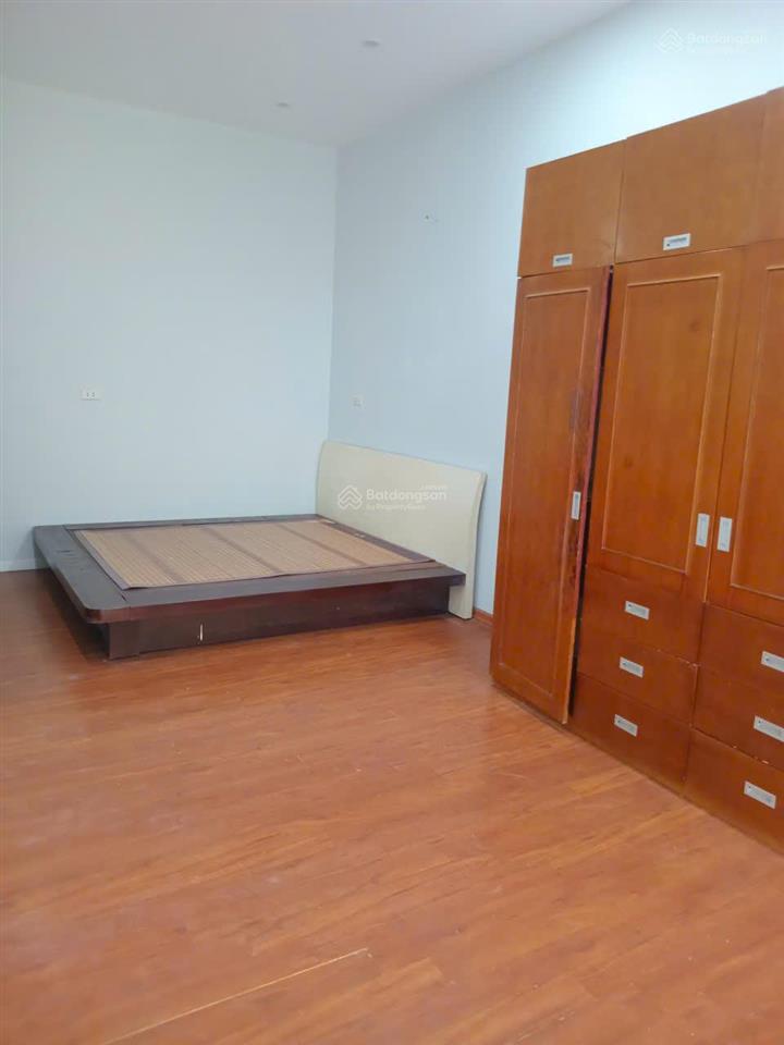 Chính chủ cần cho thuê gấp chtt tầng 4 khu 7,2 ha vĩnh phúc, ba đình