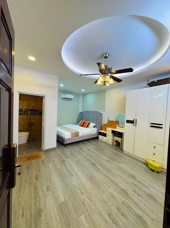 Rẻ nhất Phường 10 Tân Bình, Ngay khu BÀU CÁT. Gần 50m2, 3 Tầng 4PN Chỉ 5.6 tỷ Tặng Full NT Xịn 