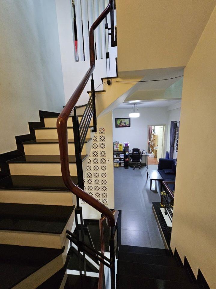 Hẻm 5m Thông, gần Mặt Tiền Cách Mạng Tháng 8 Phường 5 Tân Bình, 64m2, 3 Tầng 4PN Chỉ 12 tỷ