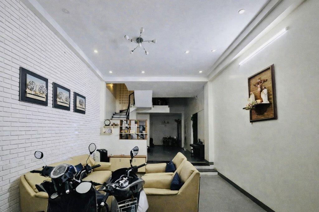 Hẻm 5m Thông, gần Mặt Tiền Cách Mạng Tháng 8 Phường 5 Tân Bình, 64m2, 3 Tầng 4PN Chỉ 12 tỷ