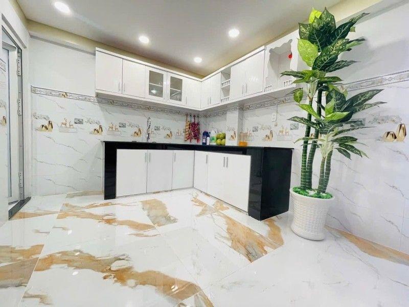 Hiếm Nhà Đẹp HXH 4m, 20m ra MT Nguyễn Hồng Đào P.14 Tân Bình, DTSD 100m2, 5tầng. Chỉ 5.2tỷ TL 