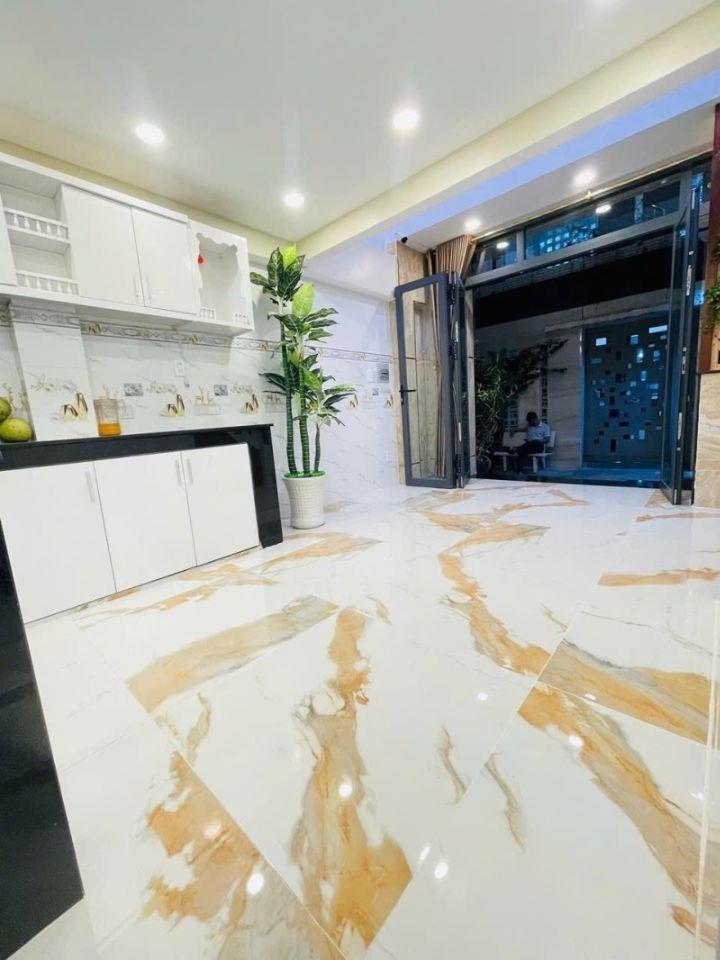 Hiếm Nhà Đẹp HXH 4m, 20m ra MT Nguyễn Hồng Đào P.14 Tân Bình, DTSD 100m2, 5tầng. Chỉ 5.2tỷ TL 