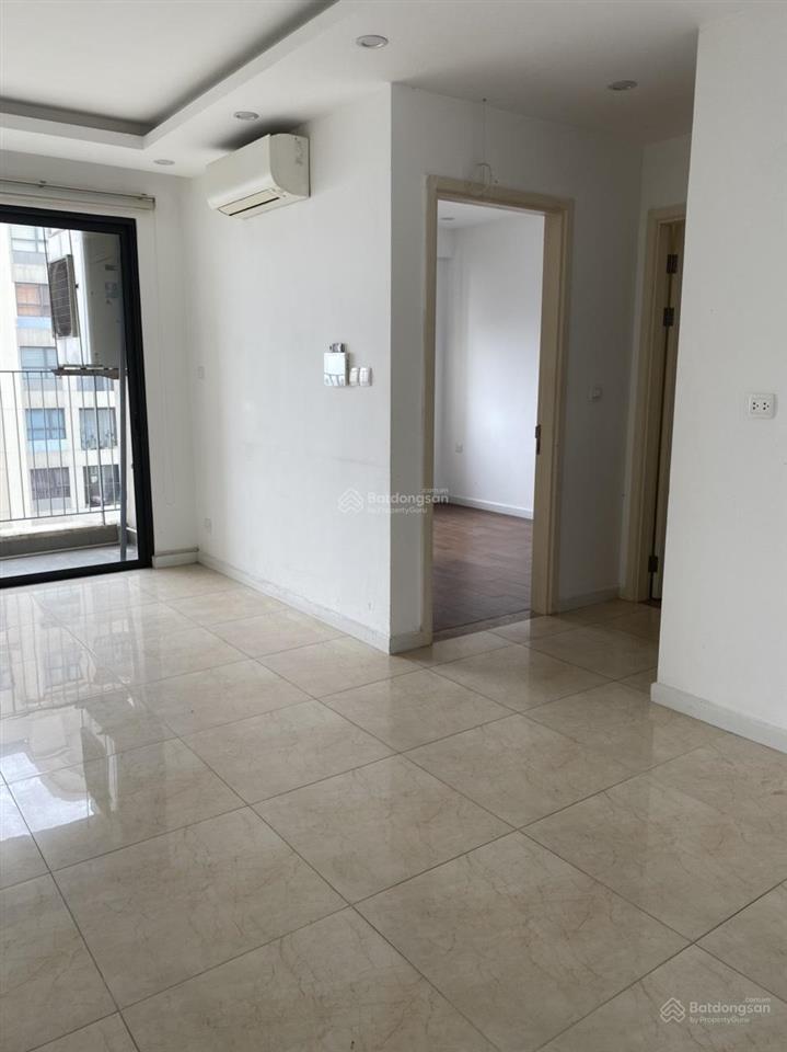 Chính chủ c2 3x15 cho thuê 1,5n đồ cơ bản giá 14tr/tháng có bếp để ở hoặc làm văn phòng 0325 643 ***