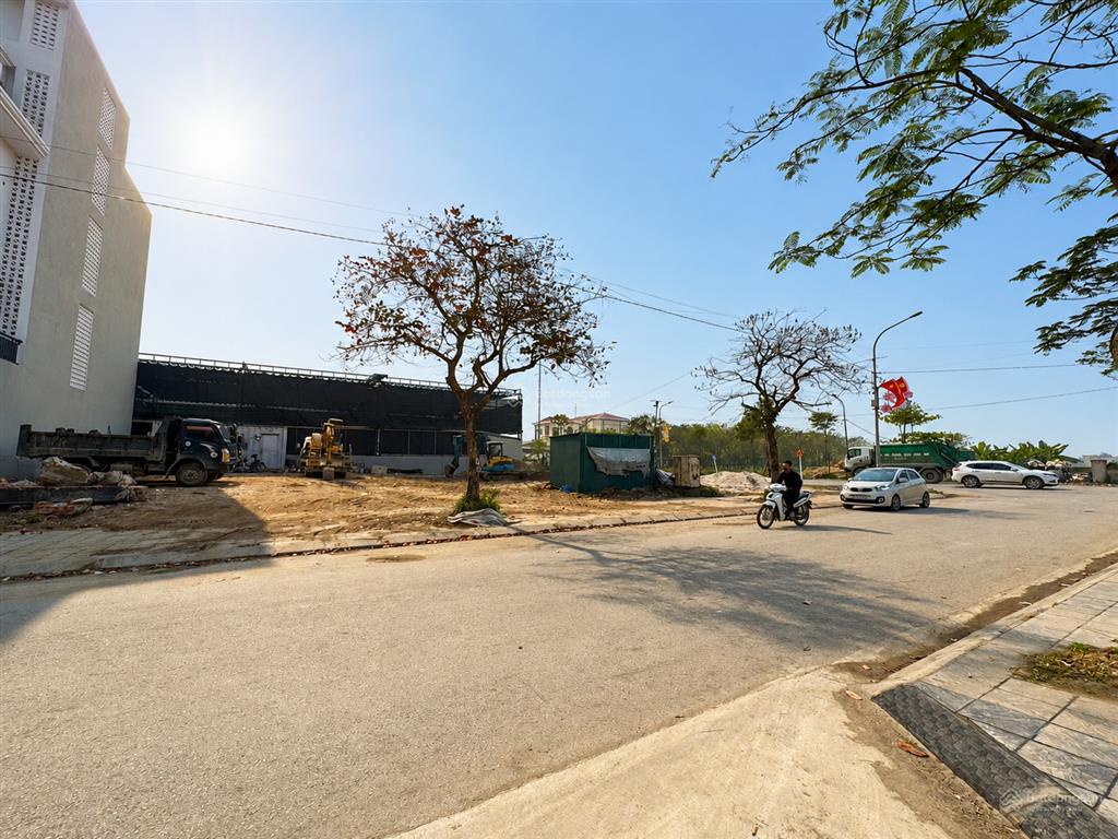Đất nền biệt thự nguyên khê  500m2  mặt tiền 15m  đường 16m vỉa hè
