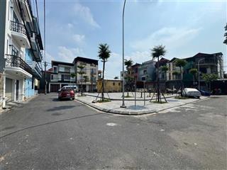 10p lên cầu thăng long  gần bệnh viện nhiệt đới  lô góc view hoa viên  xã thiên lộc