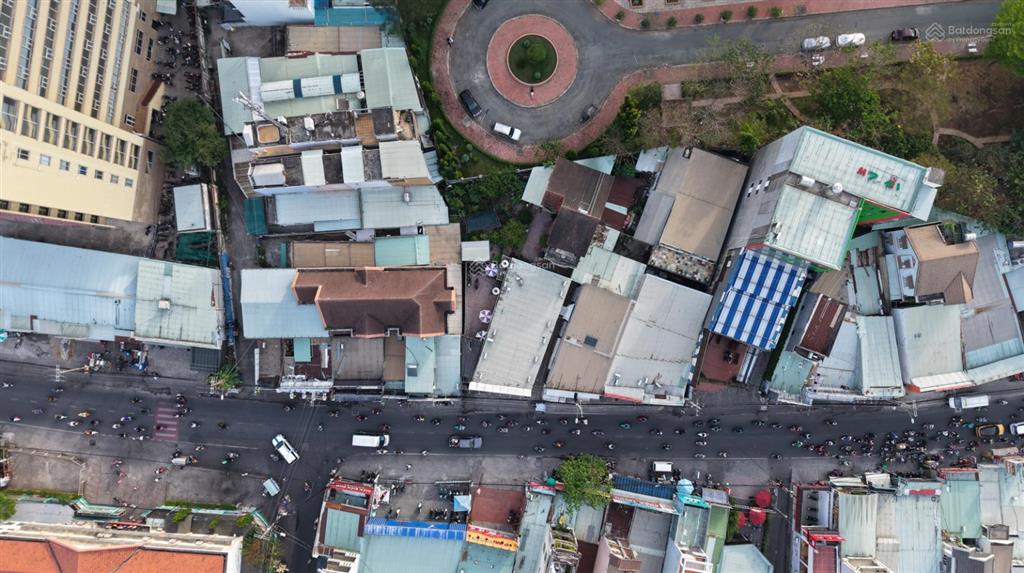 356 đỗ xuân hợp mặt tiền vị trí kinh doanh sầm uất cần tìm chủ mới