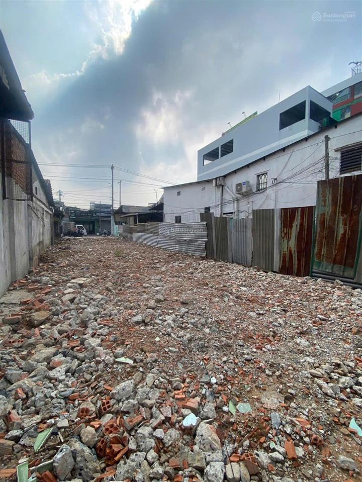 Bán đất mt đường phan văn đối, xã bà điểm, huyện hóc môn, gần 300m2, giá 15,2 tỷ.