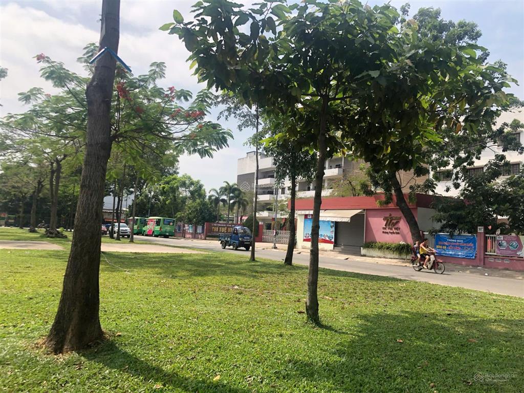 Bán đất thổ cư 100%, mt phan văn hớn, 15,2 tỷ, 300m2, shr, vay ngân hàng.