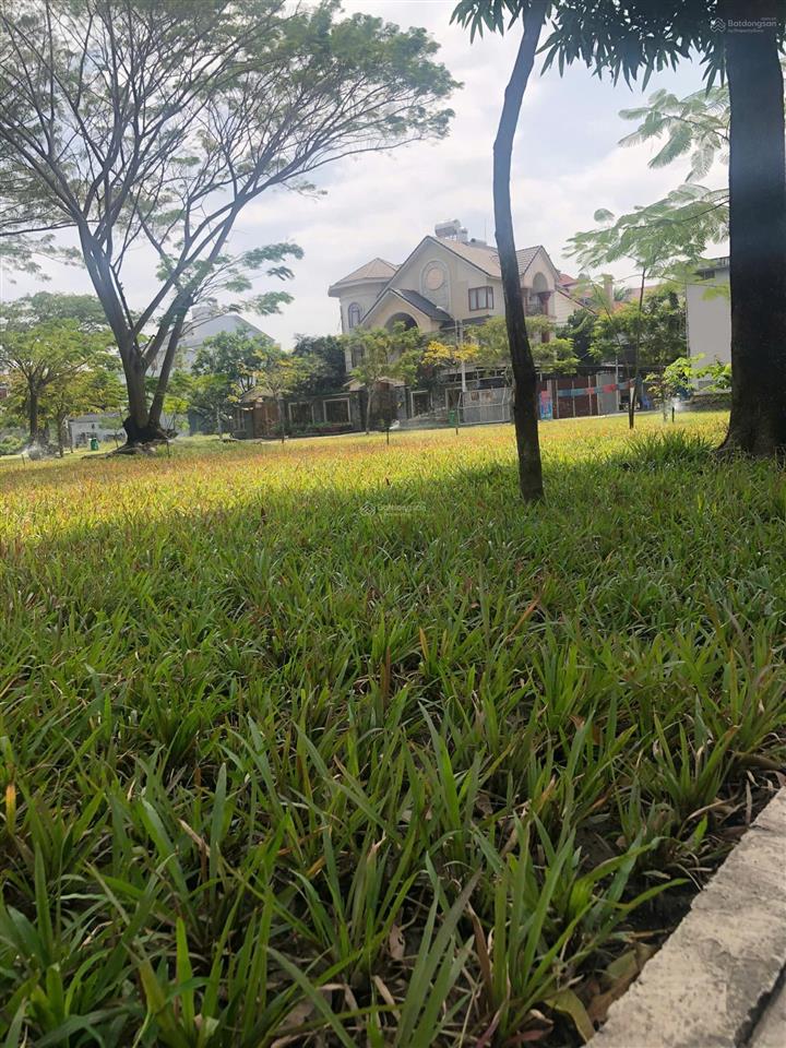 Bán đất thổ cư 100%, mt phan văn hớn, 15,2 tỷ, 300m2, shr, vay ngân hàng.