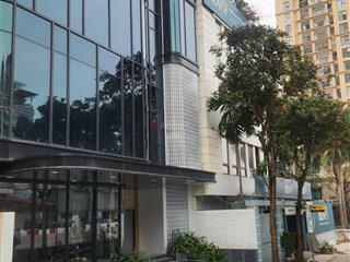 Cho thuê tòa nhà 5 tầng mặt đường võ chí công 150m2 có thang máy các tầng thông sàn