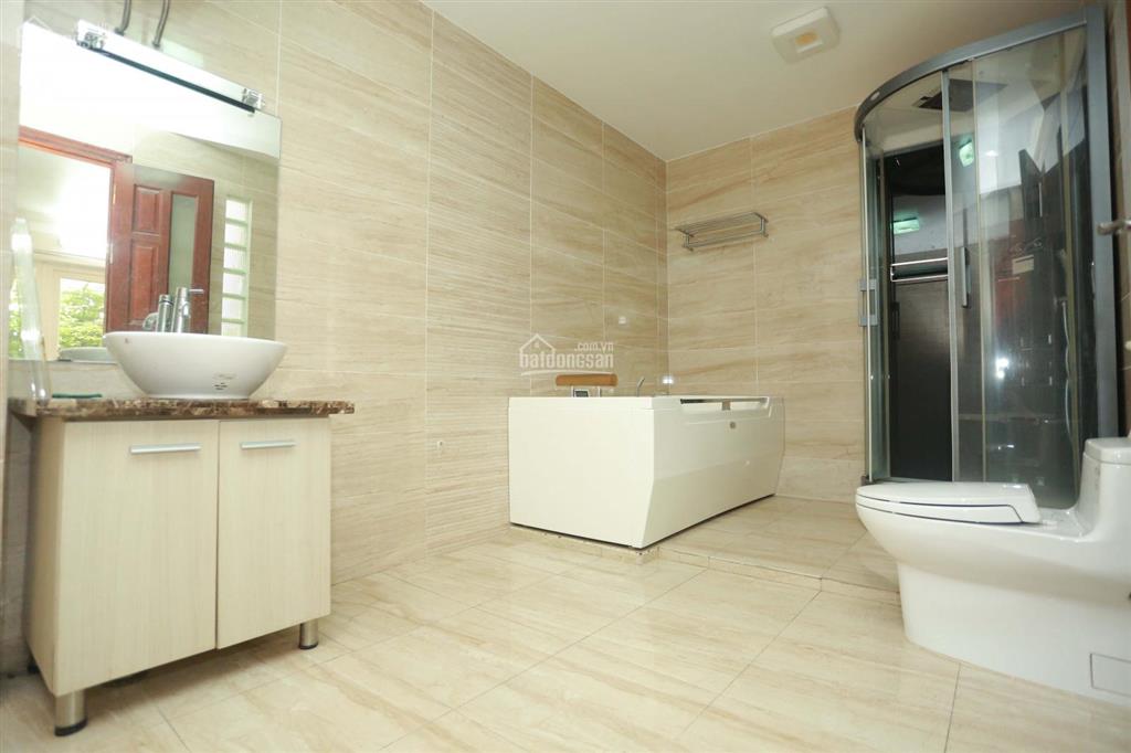 Nhà đẹp đ. võ chí công  lạc long quân 300m2, 5 tầng  tầng hầm  sàn rộng  thang máy 2 mặt thoáng