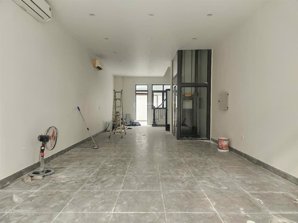 Cho thuê nhà mặt phố liền kề 5 tầng dt 112m2 có thang máy đẹp mới xây mặt phố xuân la làm vp