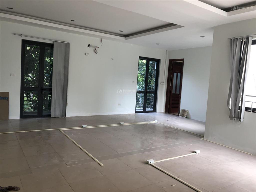 Nhà phố xuân la để ở  làm vp  dt 250m2 xây 4 tầng  sân vườn rộng