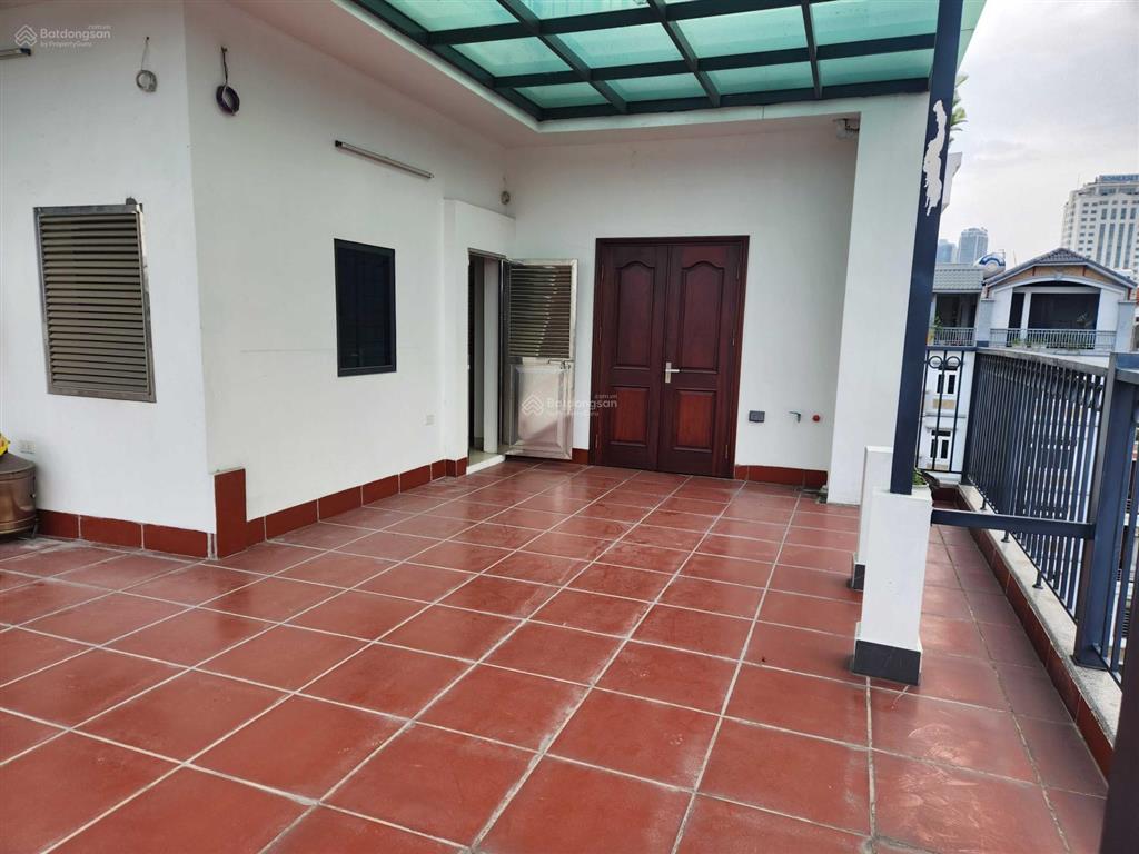 Cho thuê bt starlake  lk romatic đ.nguyễn văn huyên dt 150m2 xây 6 tầng  thang máy mt 10m làm vp