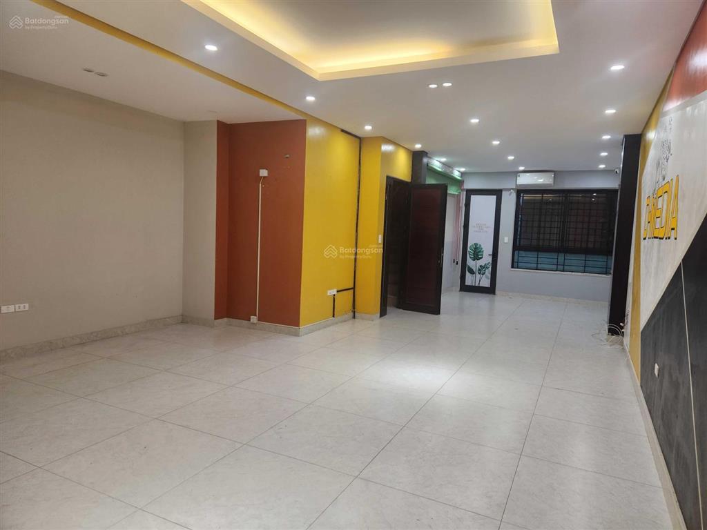 Cho thuê bt starlake  lk romatic đ.nguyễn văn huyên dt 150m2 xây 6 tầng  thang máy mt 10m làm vp