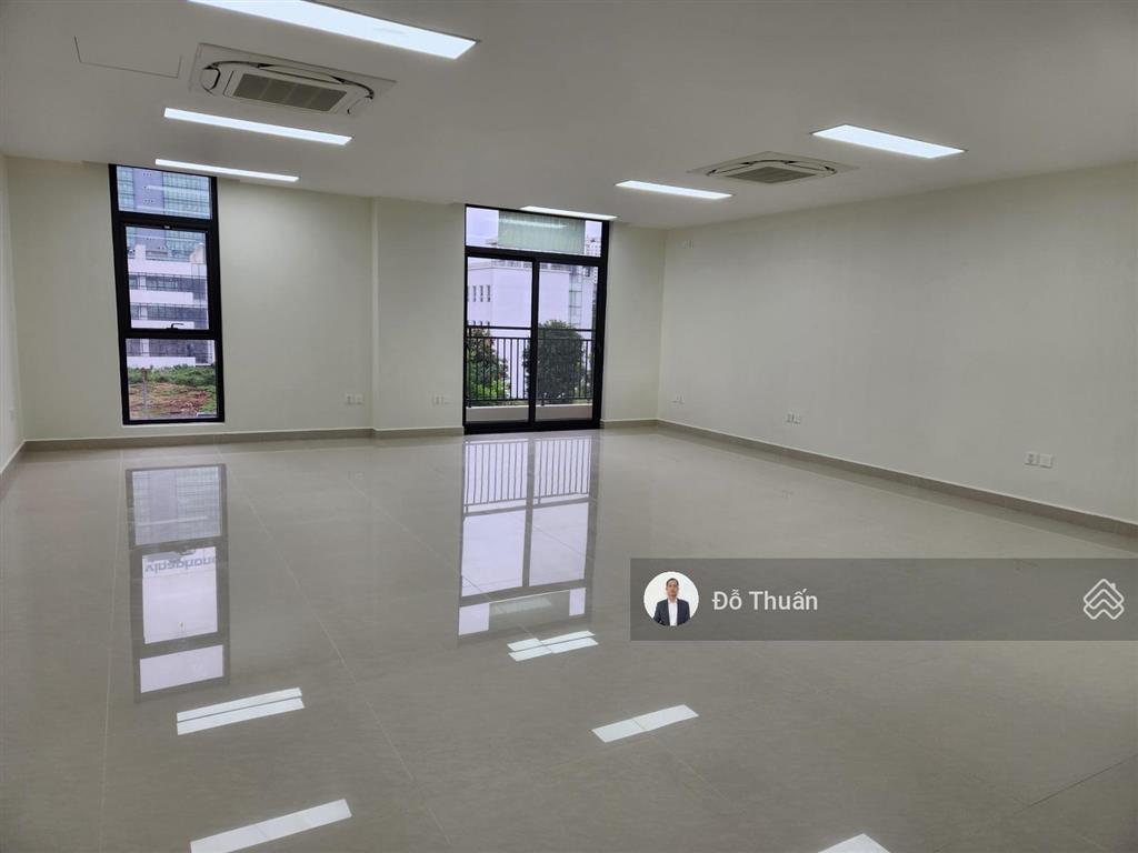 Cho thuê biệt thự liền kề ngã tư ngoại giao đoàn 180m2  các tầng thông sàn  thang máy