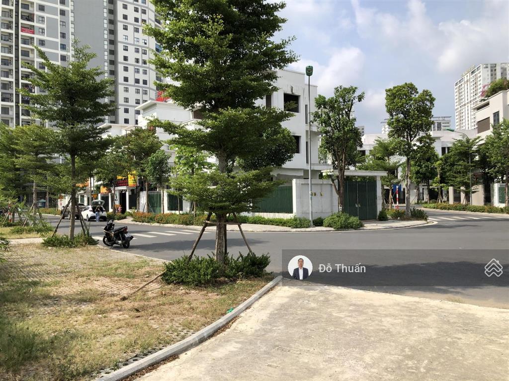 Cho thuê biệt thự liền kề ngã tư ngoại giao đoàn 180m2  các tầng thông sàn  thang máy