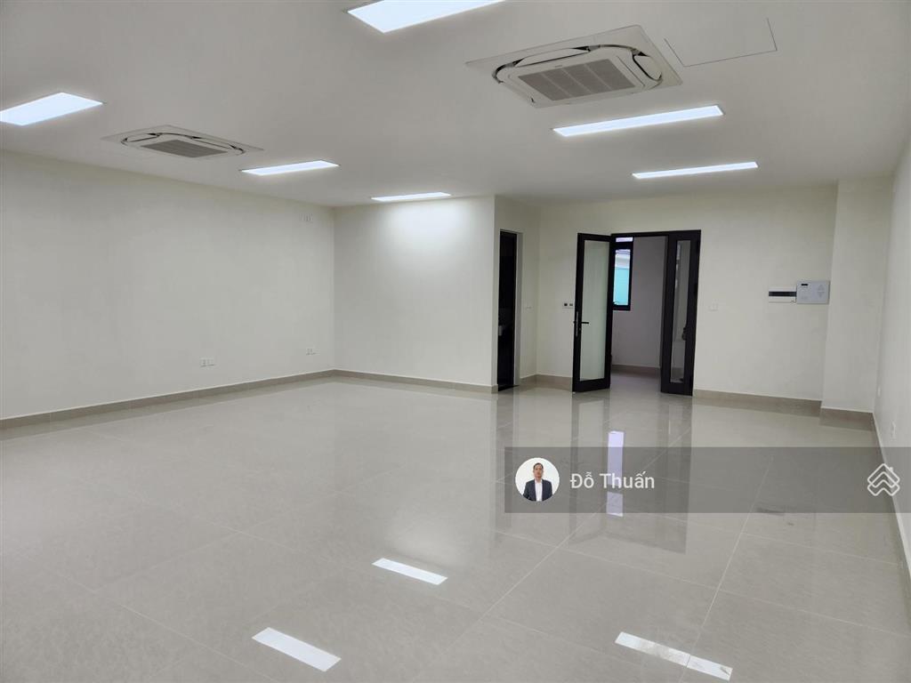 Cho thuê biệt thự liền kề ngã tư ngoại giao đoàn 180m2  các tầng thông sàn  thang máy