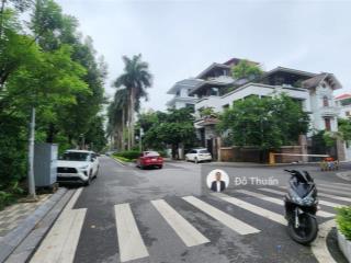 Bán bt vườn đào tây hồ  đường võ chí công  lô góc trục chính  vườn hoa