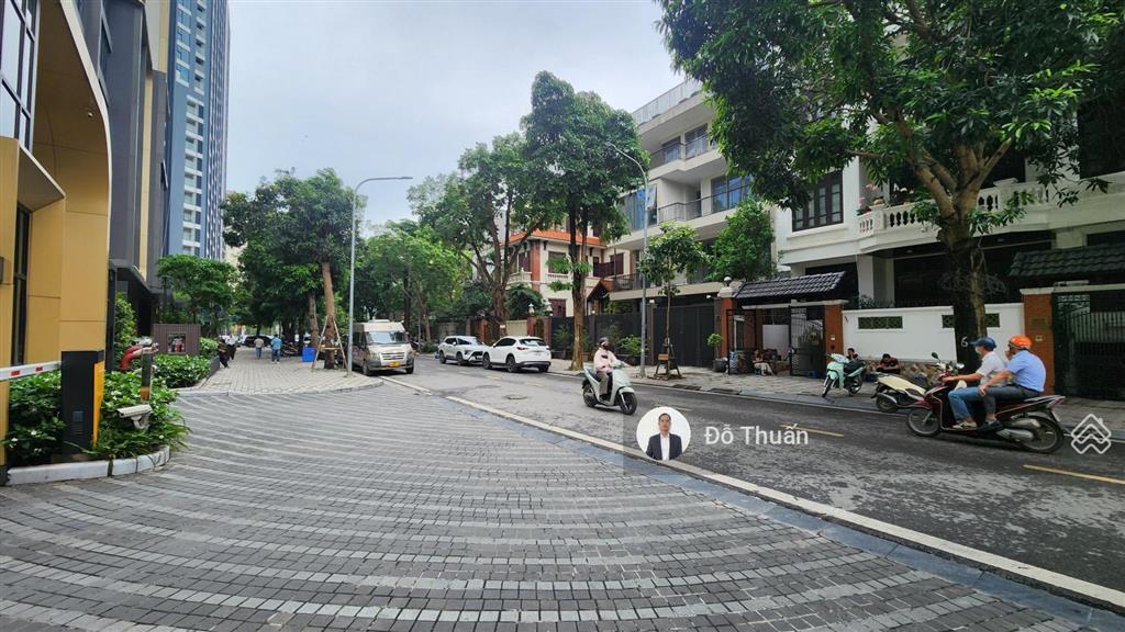Bán bt vườn đào tây hồ  đường võ chí công  lô góc trục chính  vườn hoa