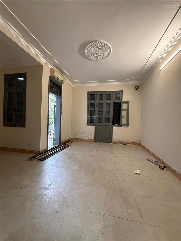 Nhà mặt phố m.tiền rộng (nhà kiểu biệt thự) sân trước sau nhà thoáng  làm vp và kinh doanh cực đẹp