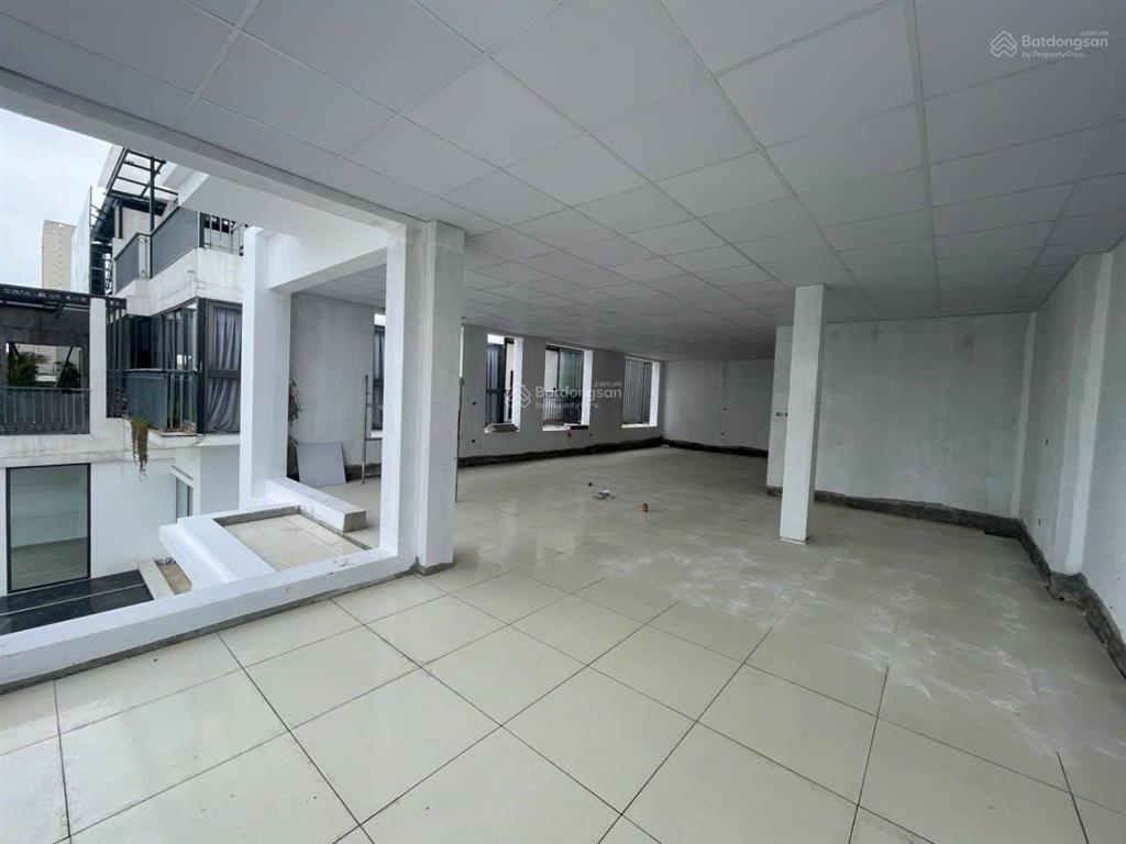 Nhà mặt phố đường nguyễn văn huyên  xuân tảo cho thuê 150m2, 6 tầng, thông sàn, thang máy chuẩn vp