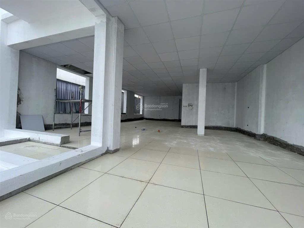 Nhà mặt phố đường nguyễn văn huyên  xuân tảo cho thuê 150m2, 6 tầng, thông sàn, thang máy chuẩn vp