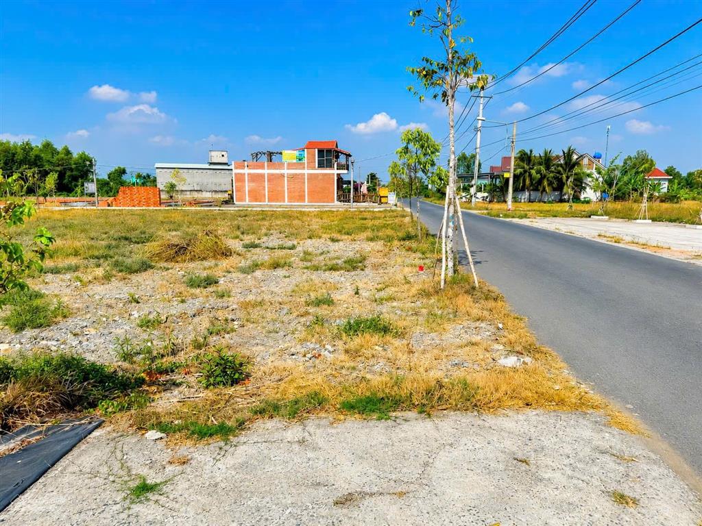 Bán đất thị trấn cần đước đường trương định 113m2 chỉ 580tr