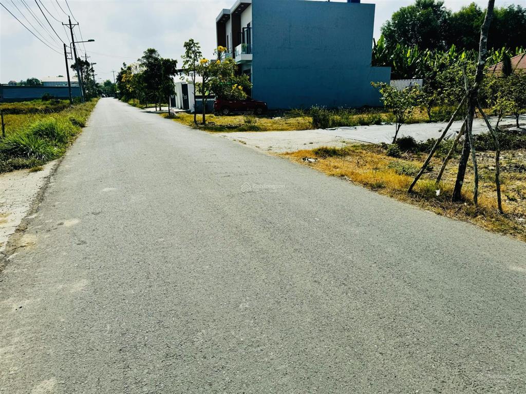 Tôi cần bán gấp lô đất 100m2 giá chỉ 950tr đường trương định kế bên chợ cần đước