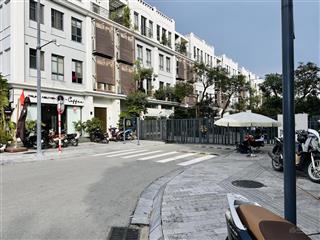 Chính chủ cho thuê biệt thự để ở full đồ giá 45tr các bạn có nhu cầu l/h trực tiếp tôi