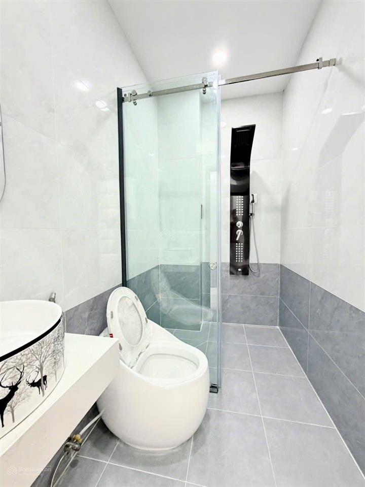 Nhà phố mới hoàn thiện có thang máy full nội thất p. thới an, bán gấp