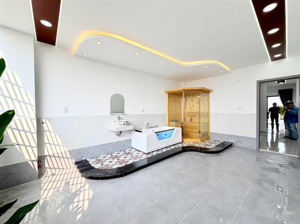 Nhà phố mới hoàn thiện có thang máy full nội thất p. thới an, bán gấp