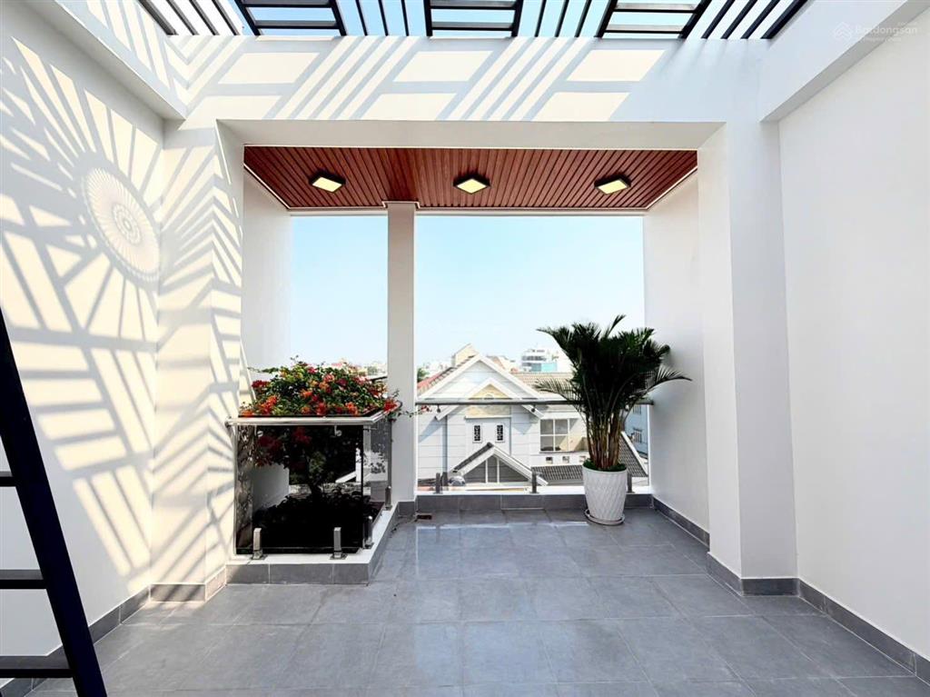 Nhà phố mới hoàn thiện có thang máy full nội thất p. thới an, bán gấp