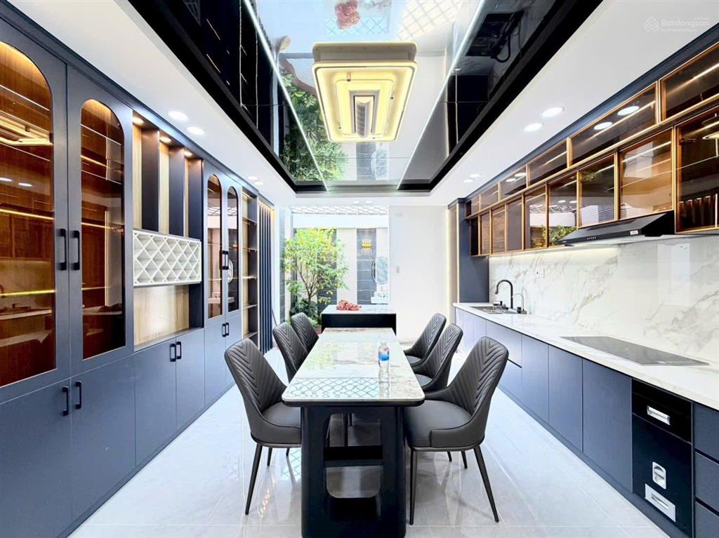 Nhà phố mới hoàn thiện có thang máy full nội thất p. thới an, bán gấp