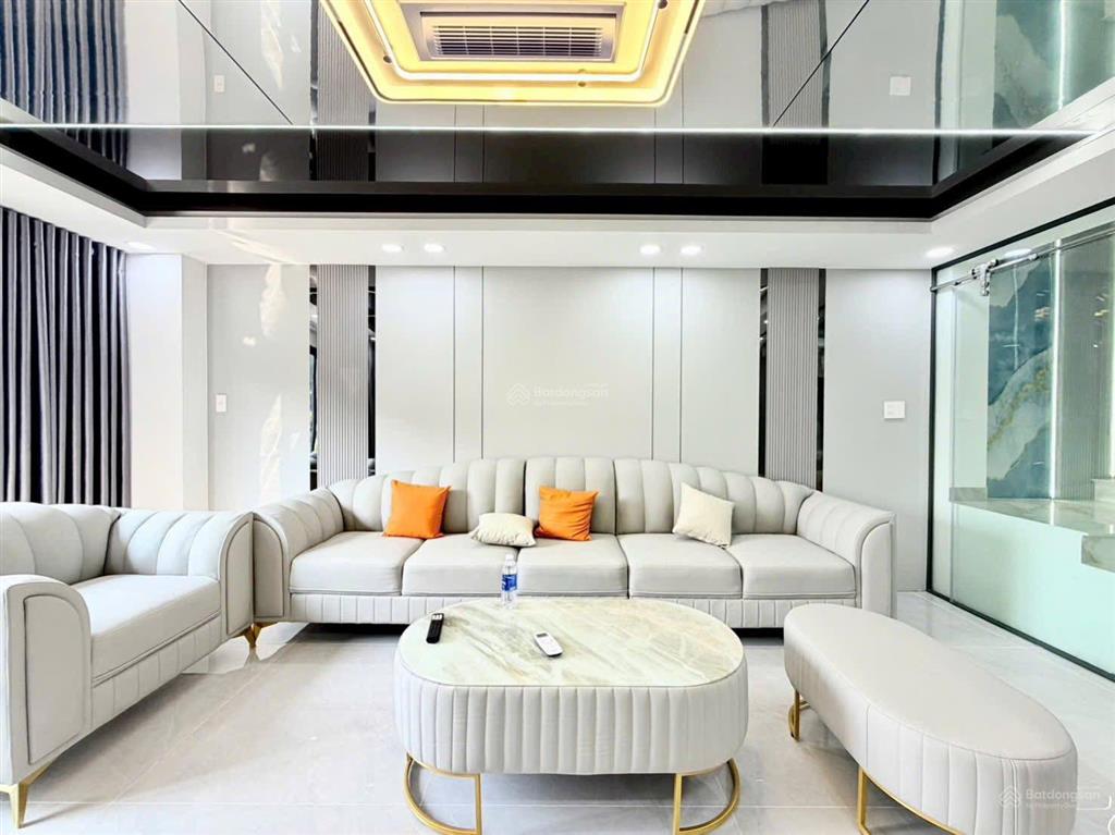 Nhà phố mới hoàn thiện có thang máy full nội thất p. thới an, bán gấp