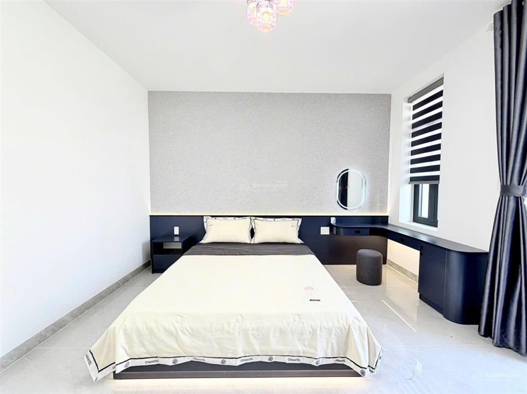 Nhà phố mới hoàn thiện có thang máy full nội thất p. thới an, bán gấp