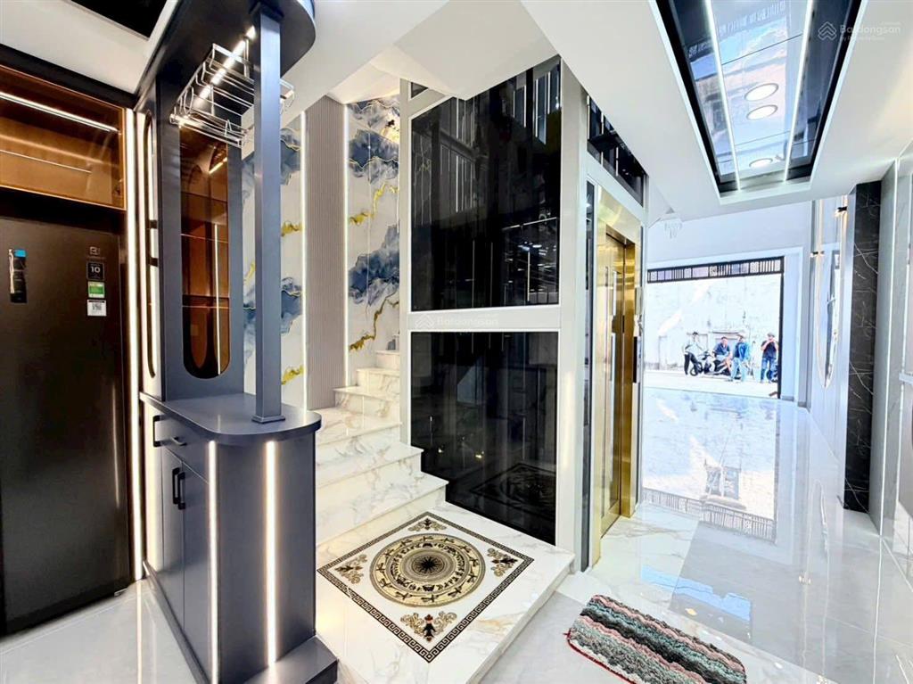 Nhà phố mới hoàn thiện có thang máy full nội thất p. thới an, bán gấp