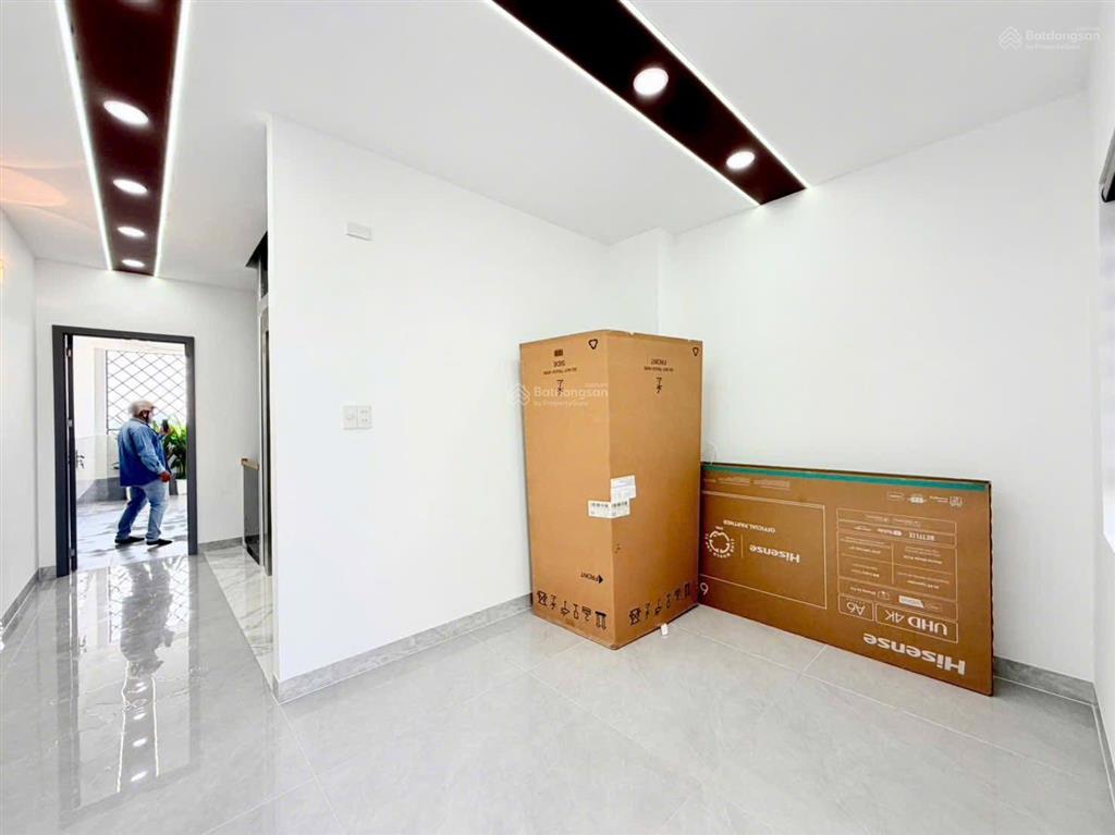 Nhà phố mới hoàn thiện có thang máy full nội thất p. thới an, bán gấp