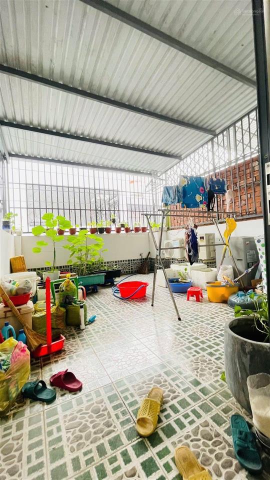 Bán căn nhà phố hẻm 7m 5pn 6vs p. hiệp thành quận 12 giá chỉ hơn 6 tỷ đồng còn tl