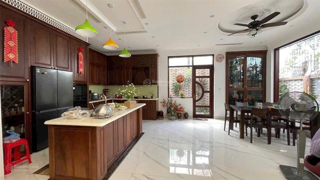Bán biệt thự an vượng 180m2 đã hoàn thiện đang cho thuê, giá chuẩn 32 tỷ